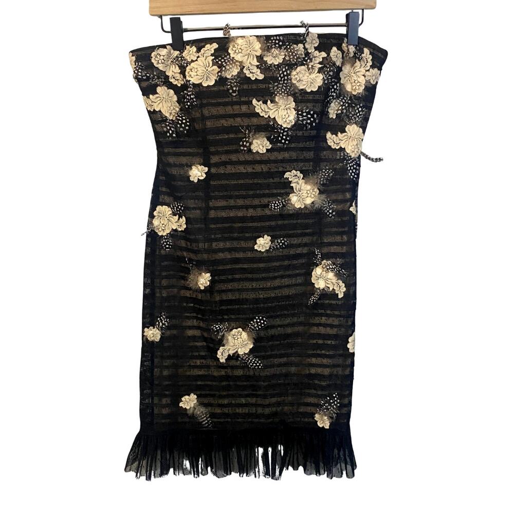 BCBGMaxAzria Strapless Black Cream Floral Lace Dress Feather Detail Bodycon Sz M